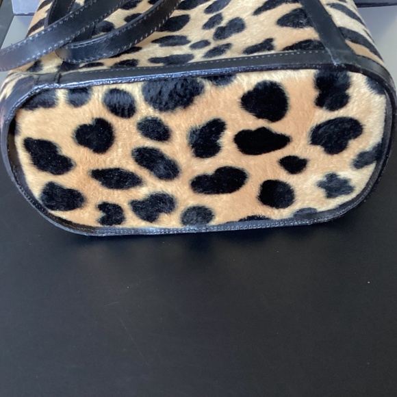 $25 Maxx New York Faux Fur Animal Print Tote Bag. - Picture 4 of 12